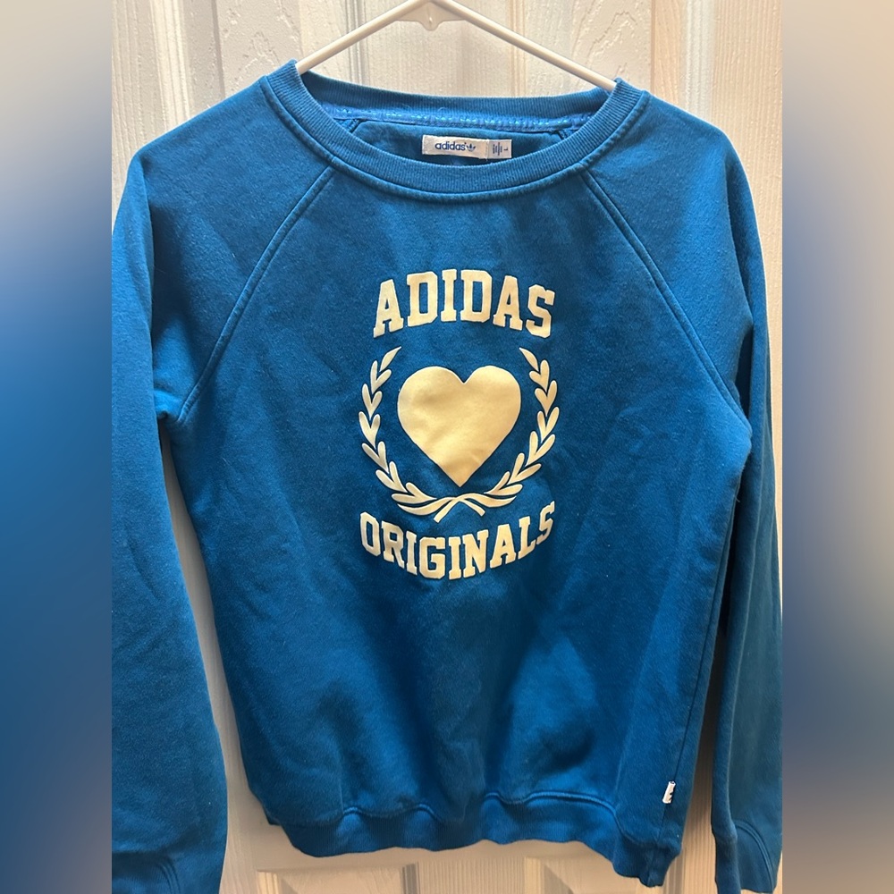 rare adidas sweatshirt vintage but in PERFECT condition!  size S/XS